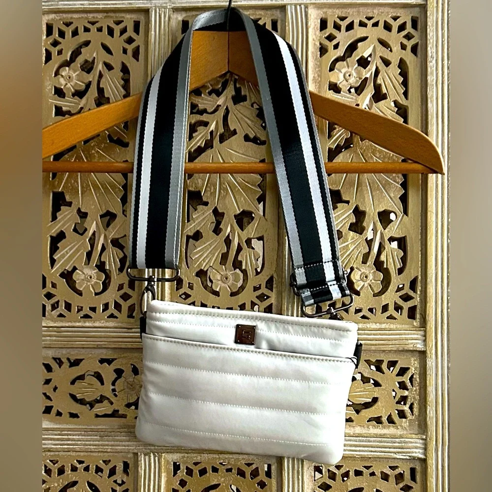 New THINK ROYLN Bum & Crossbody bag w/2 Fashion Straps white color Gift ideas - Picture 1 of 8